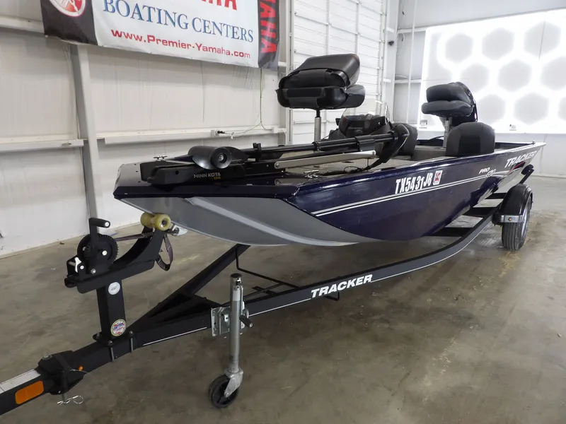 Slide: The Image of Tracker Pro 170 2020 - 3