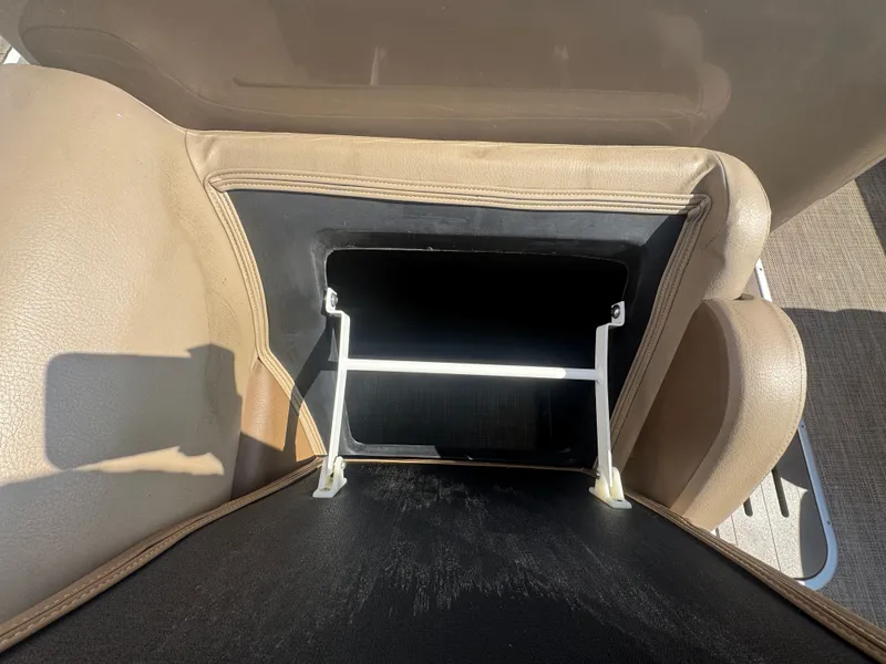 Slide: The Image of Veranda V2275RC 2017 - 16