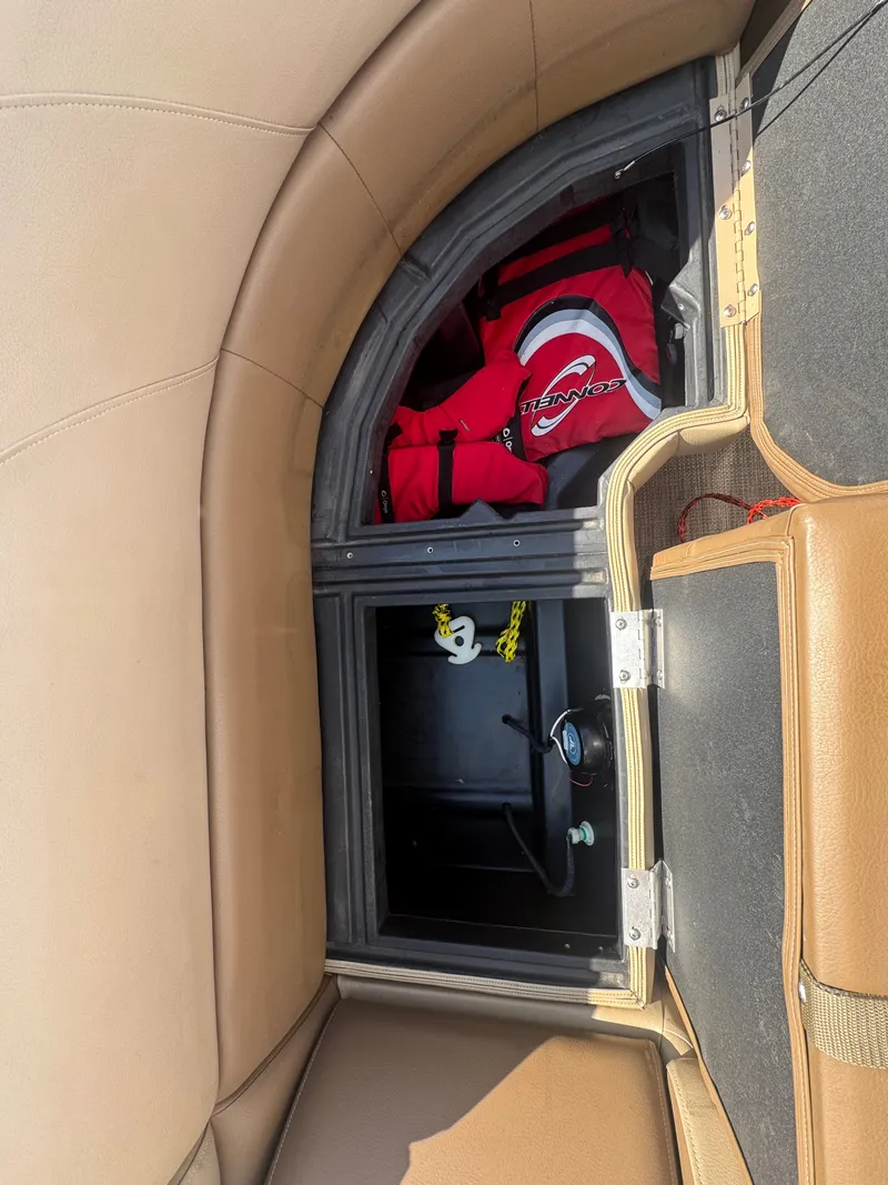 Slide: The Image of Veranda V2275RC 2017 - 26