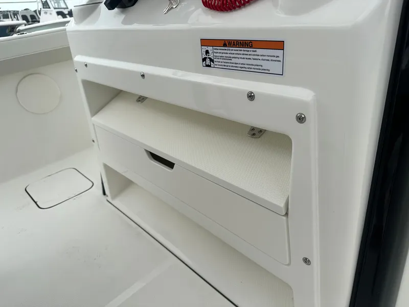 Slide: The Image of World Cat 235 TE 2025 - 23