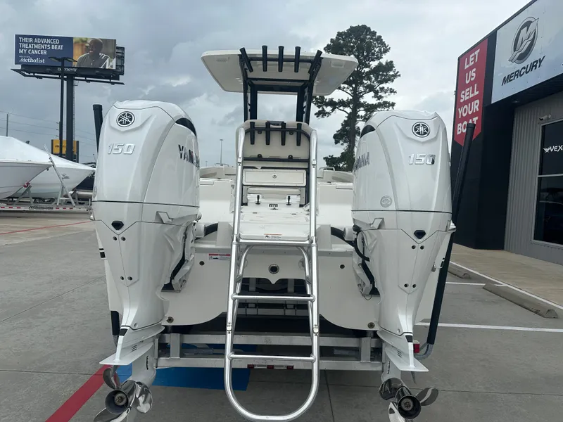 Slide: The Image of World Cat 235 TE 2025 - 9