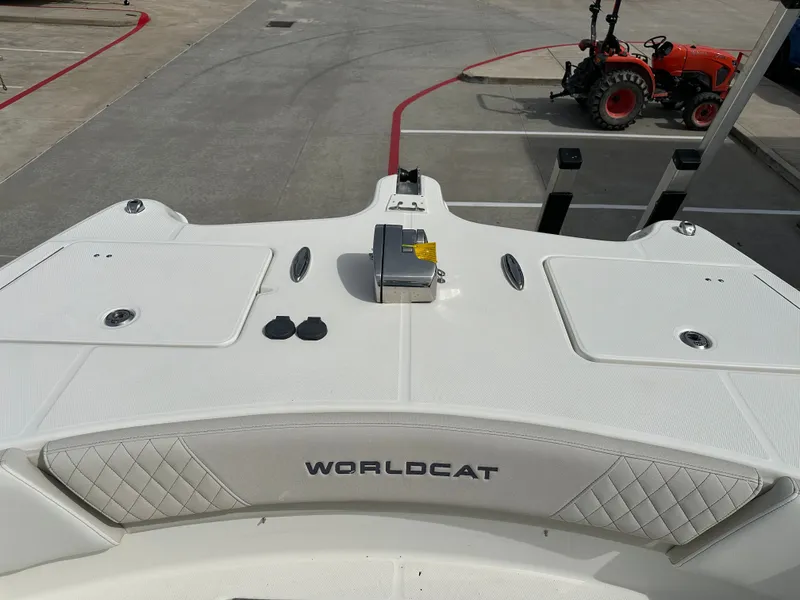 Slide: The Image of World Cat 325CC 2025 - 62