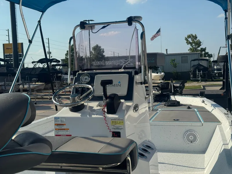 Slide: The Image of Xpress H190B Bay 2021 - 12