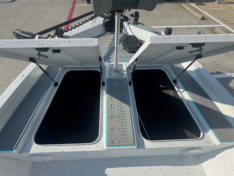 Slide: The Image of Xpress H190B Bay 2021 - 16