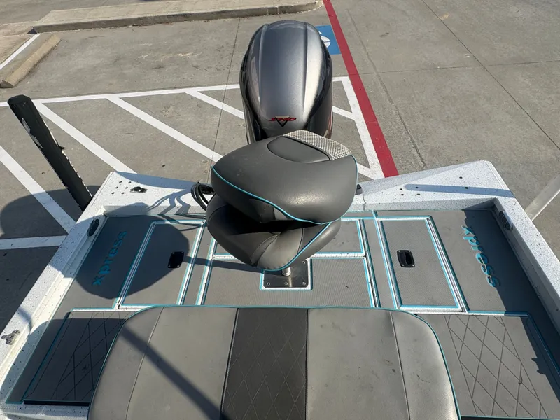 Slide: The Image of Xpress H190B Bay 2021 - 18