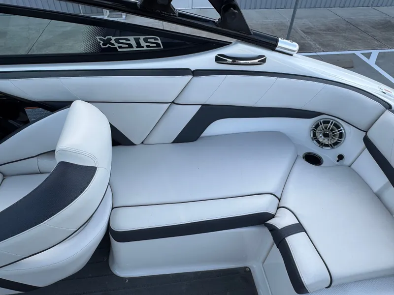 Slide: The Image of Yamaha 212X 2014 - 27