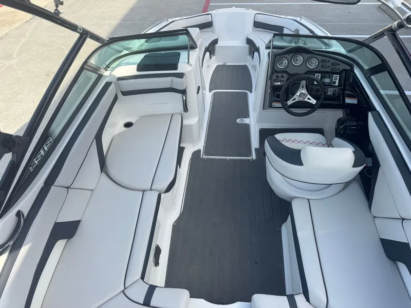 Slide: The Image of Yamaha 212X 2014 - 31