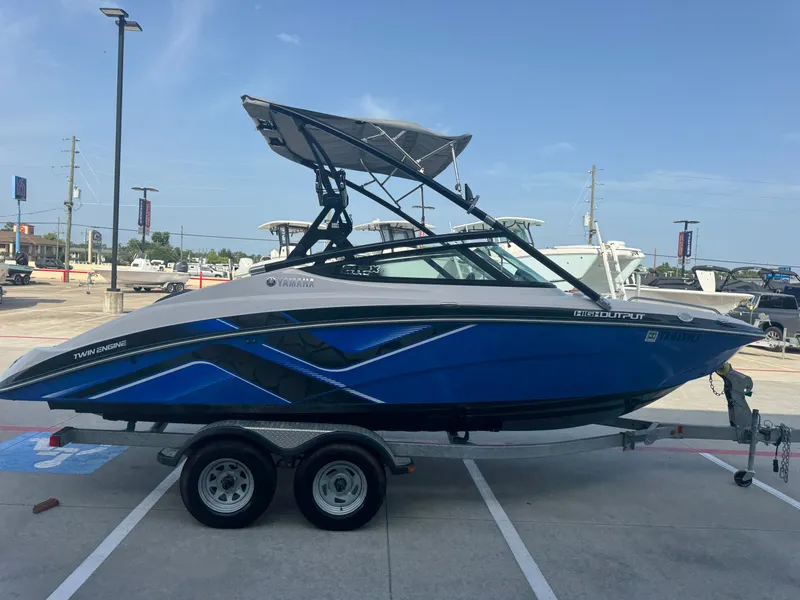 Slide: The Image of Yamaha 212X 2014 - 33