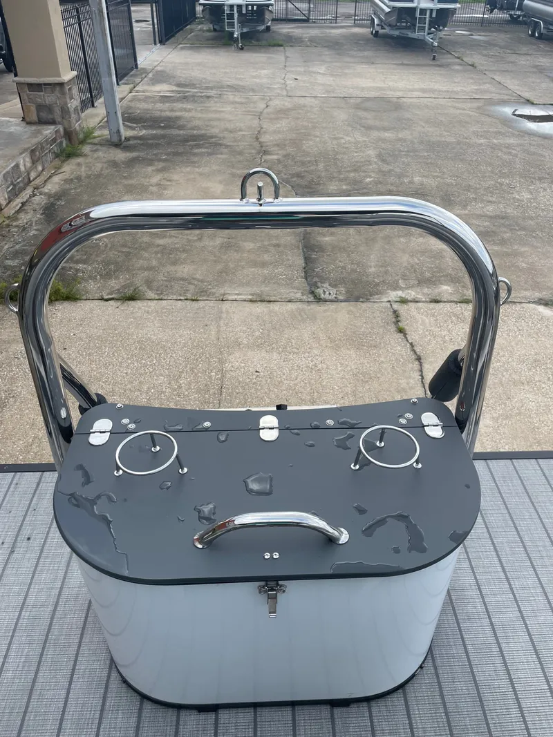 Slide: The Image of Avalon Catalina Quad Lounge Shift - 23' 2025 - 29