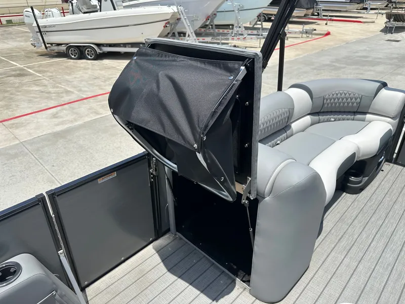 Slide: The Image of Avalon Catalina Versatile Rear Bench - 23' 2025 - 35