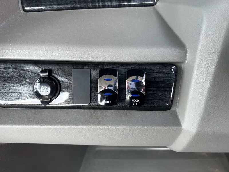 Slide: The Image of Avalon LSZ Quad Lounge - 23' 2025 - 16