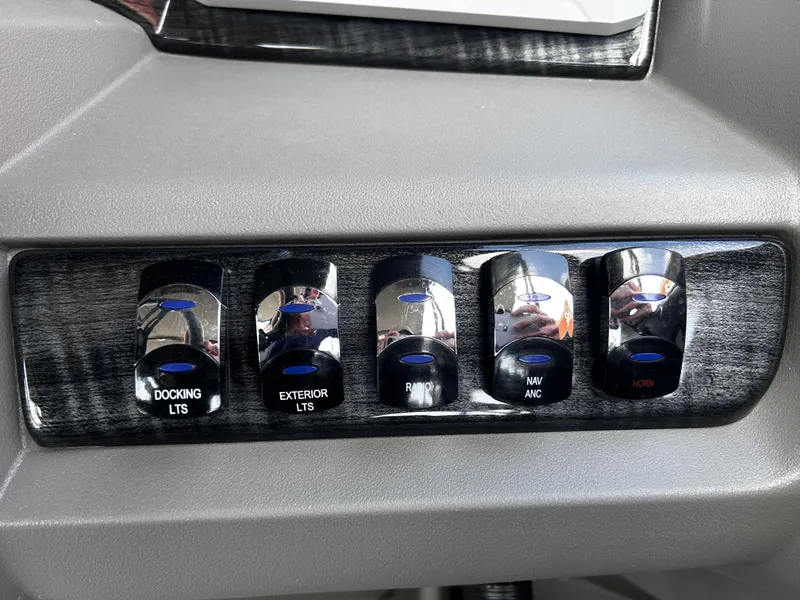 Slide: The Image of Avalon LSZ Quad Lounge - 23' 2025 - 20