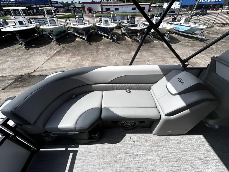 Slide: The Image of Avalon LSZ Quad Lounge - 23' 2025 - 23