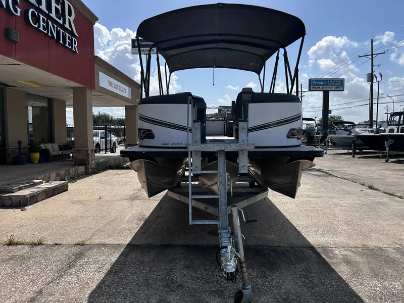 Slide: The Image of Avalon LSZ Quad Lounge - 23' 2025 - 5