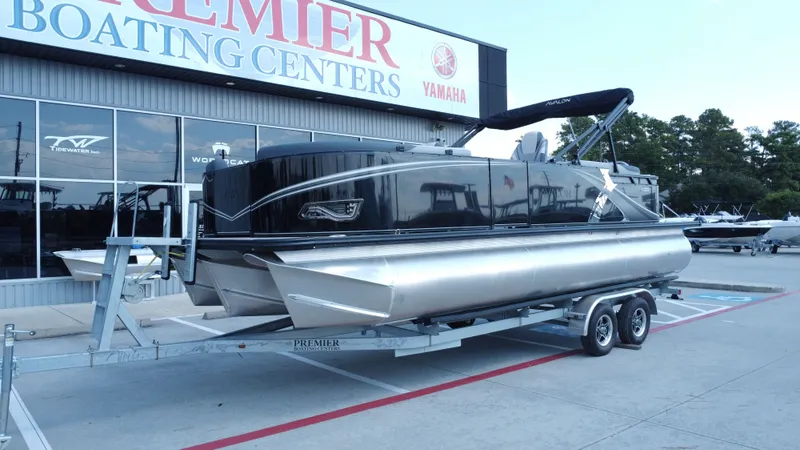 Slide: The Image of Avalon LSZ Quad Lounge - 23' 2025 - 5