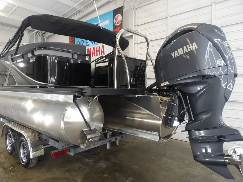 Slide: The Image of Avalon LSZ Quad Lounge - 23' 2025 - 6