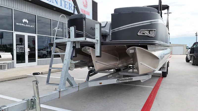 Slide: The Image of Avalon LSZ Quad Lounge - 25' 2025 - 17