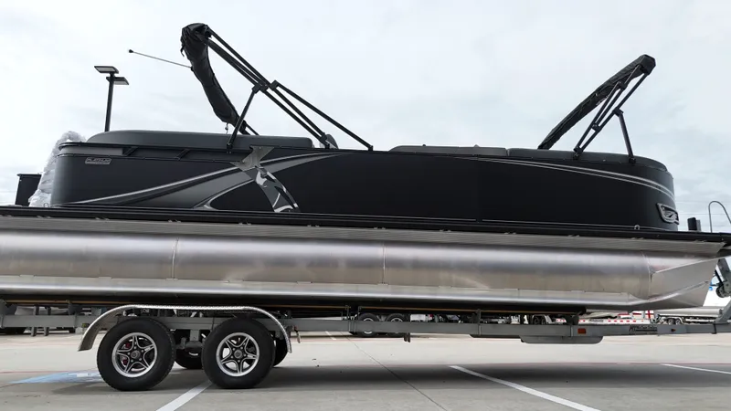 Slide: The Image of Avalon LSZ Quad Lounge - 25' 2025 - 3