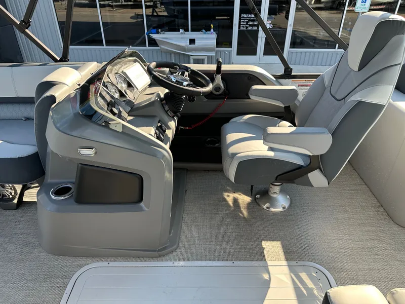 Slide: The Image of Avalon LSZ Quad Lounge Shift - 23' 2025 - 16
