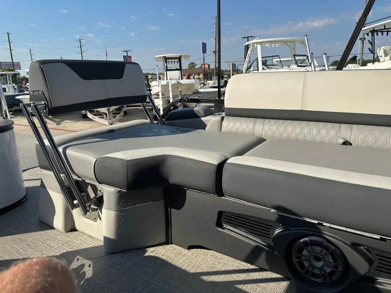 Slide: The Image of Avalon LSZ Quad Lounge Shift - 23' 2025 - 28