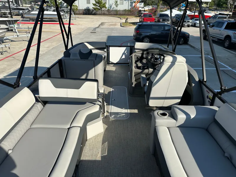 Slide: The Image of Avalon LSZ Quad Lounge Shift - 23' 2025 - 35