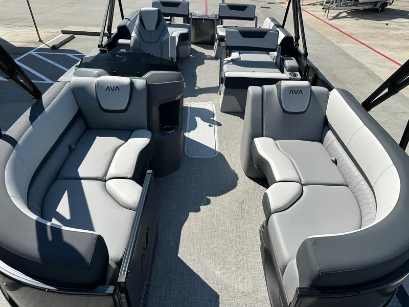 Slide: The Image of Avalon LSZ Quad Lounge Shift - 23' 2025 - 11