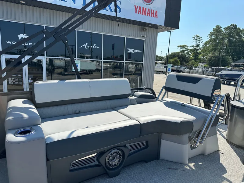 Slide: The Image of Avalon LSZ Quad Lounge Shift - 23' 2025 - 27