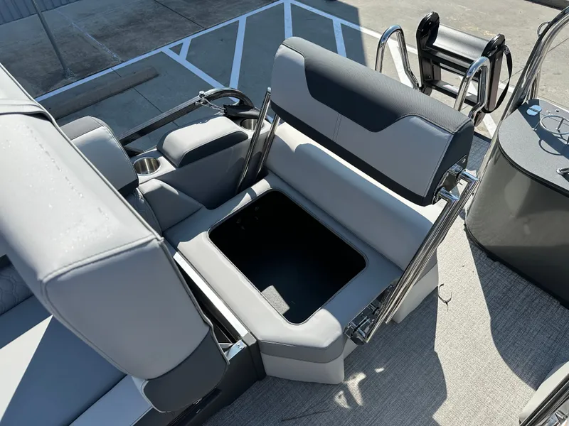 Slide: The Image of Avalon LSZ Quad Lounge Shift - 23' 2025 - 29