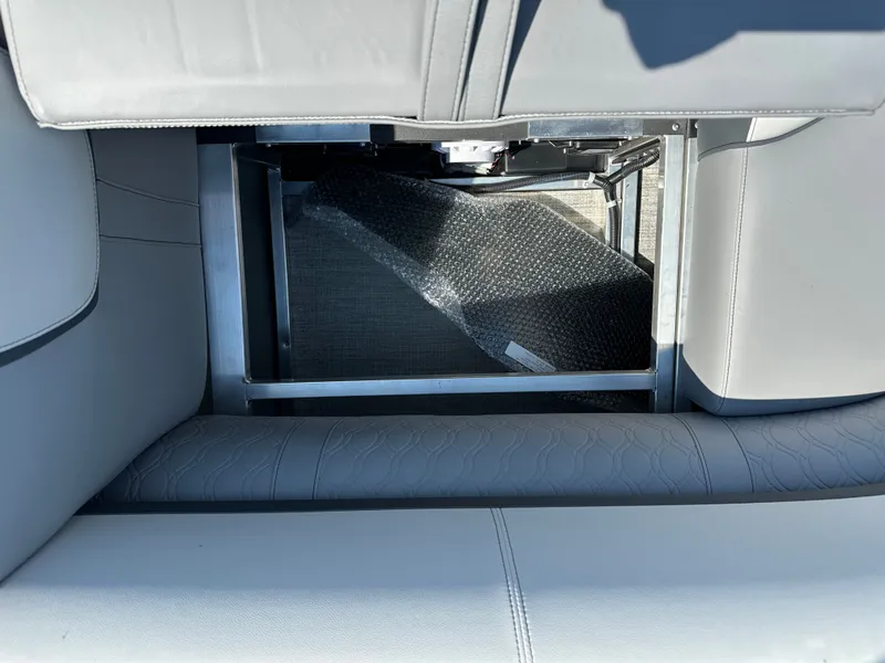 Slide: The Image of Avalon LSZ Quad Lounge Shift - 23' 2025 - 17