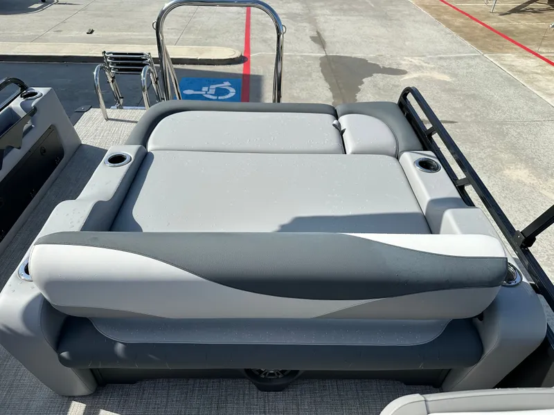 Slide: The Image of Avalon LSZ VRB23T 2025 - 33