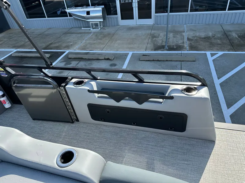 Slide: The Image of Avalon LSZ VRB23T 2025 - 35