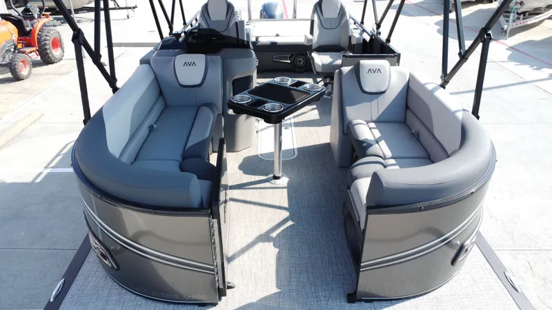 Slide: The Image of Avalon LSZ Versatile Rear Bench - 23' 2025 - 25