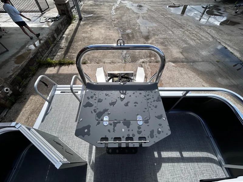 Slide: The Image of Avalon Venture Fish N Cruise - 23' 2025 - 23