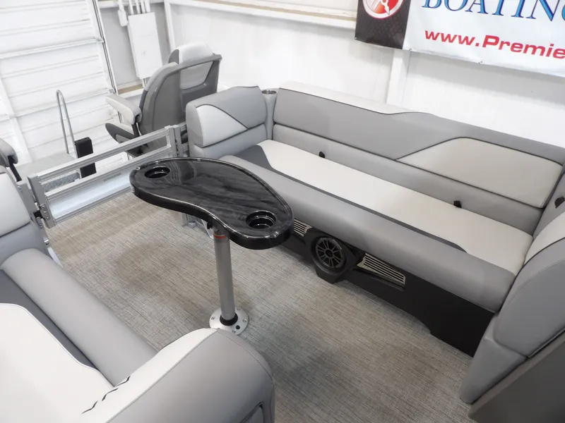 Slide: The Image of Avalon VNT FNC23T 2025 - 13