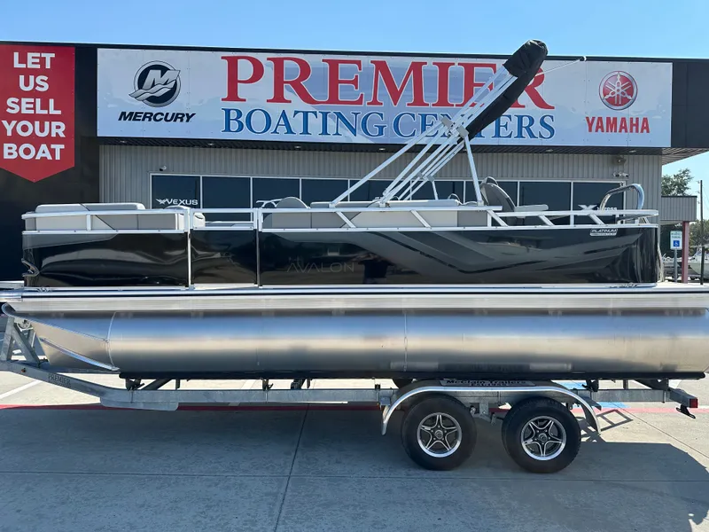 The Image of Avalon Venture Rear Fish - 21' 2025 - 1