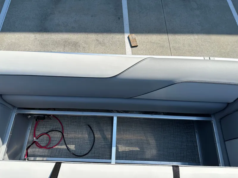 Slide: The Image of Avalon Venture Rear Fish - 21' 2025 - 17