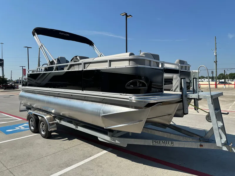 Slide: The Image of Avalon Venture Rear Fish - 21' 2025 - 6