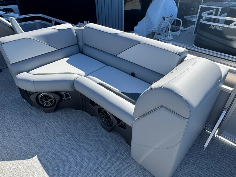Slide: The Image of Avalon Venture Rear Fish - 21' 2025 - 9