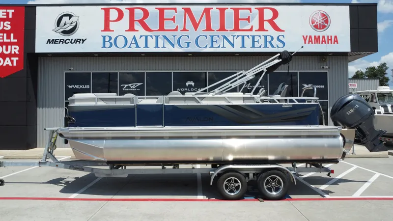 The Image of Avalon Venture Rear Fish - 21' 2026 - 1