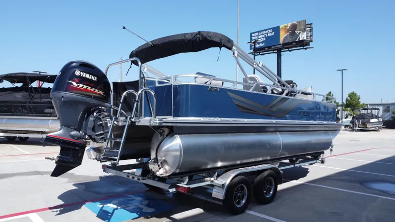 Slide: The Image of Avalon Venture 85 Rear Fish - 21' 2025 - 10