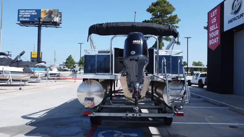 Slide: The Image of Avalon Venture 85 Rear Fish - 21' 2025 - 9