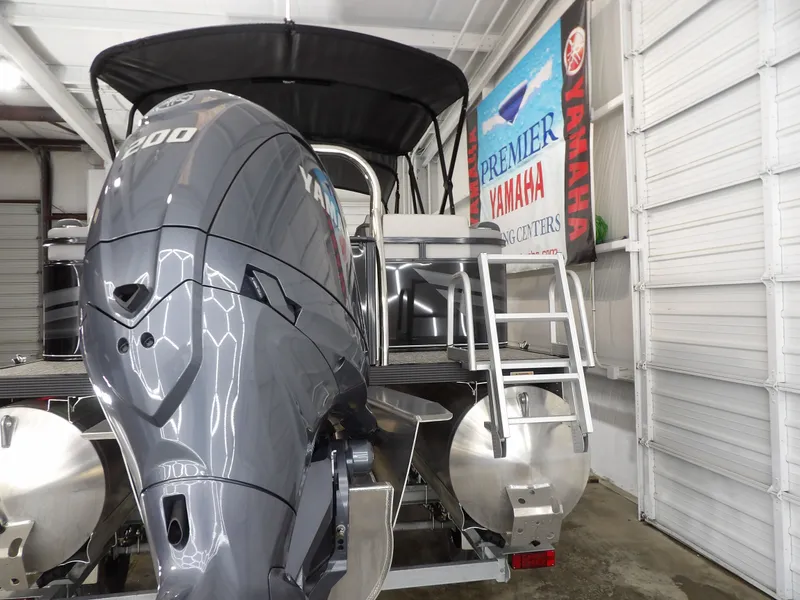 Slide: The Image of Avalon VNT85 QL23T 2025 - 8