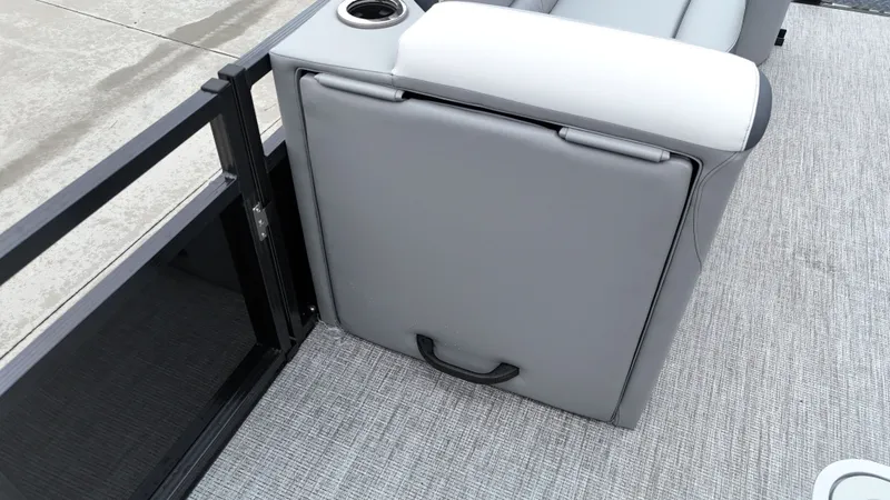 Slide: The Image of Avalon Venture 85 Quad Lounge - 23' 2025 - 22