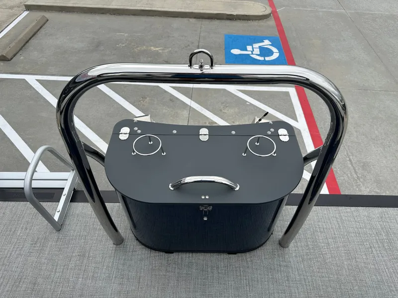 Slide: The Image of Avalon Venture 85 Quad Lounge - 23' 2025 - 31