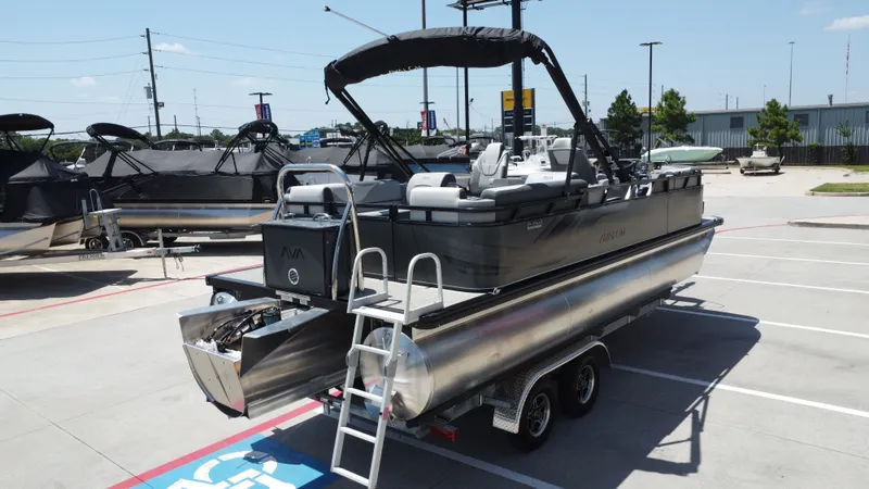 Slide: The Image of Avalon VNT85 QL23T 2025 - 10