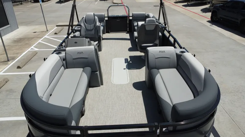 Slide: The Image of Avalon VNT85 QL23T 2025 - 20