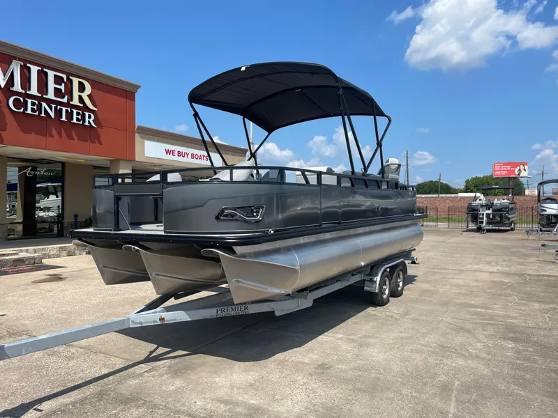 Slide: The Image of Avalon Venture 85 Rear Fish - 23' 2025 - 3