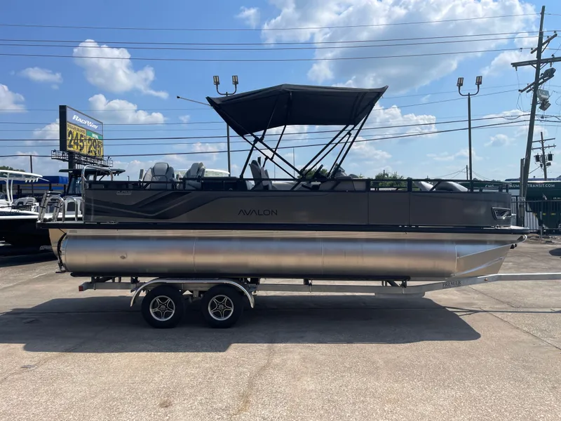 Slide: The Image of Avalon Venture 85 Rear Fish - 23' 2025 - 6