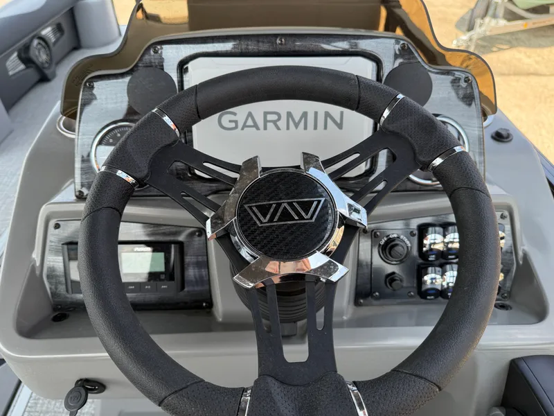 Slide: The Image of Avalon Venture 85 Rear Fish - 23' 2025 - 22