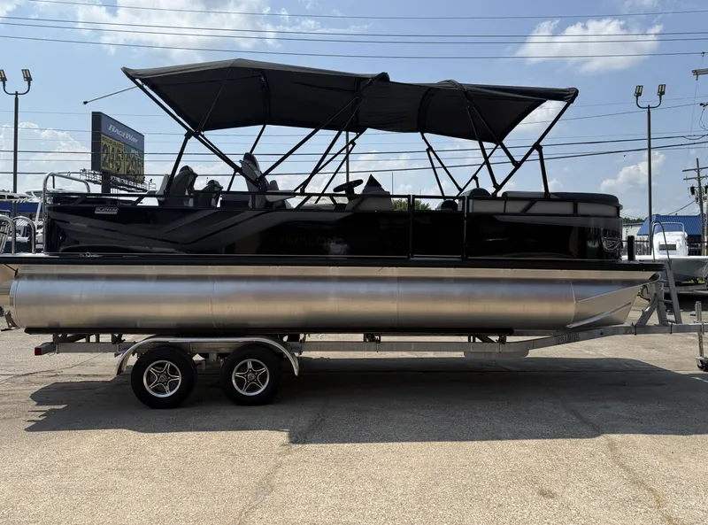 Slide: The Image of Avalon Venture 85 Rear Fish - 23' 2025 - 7